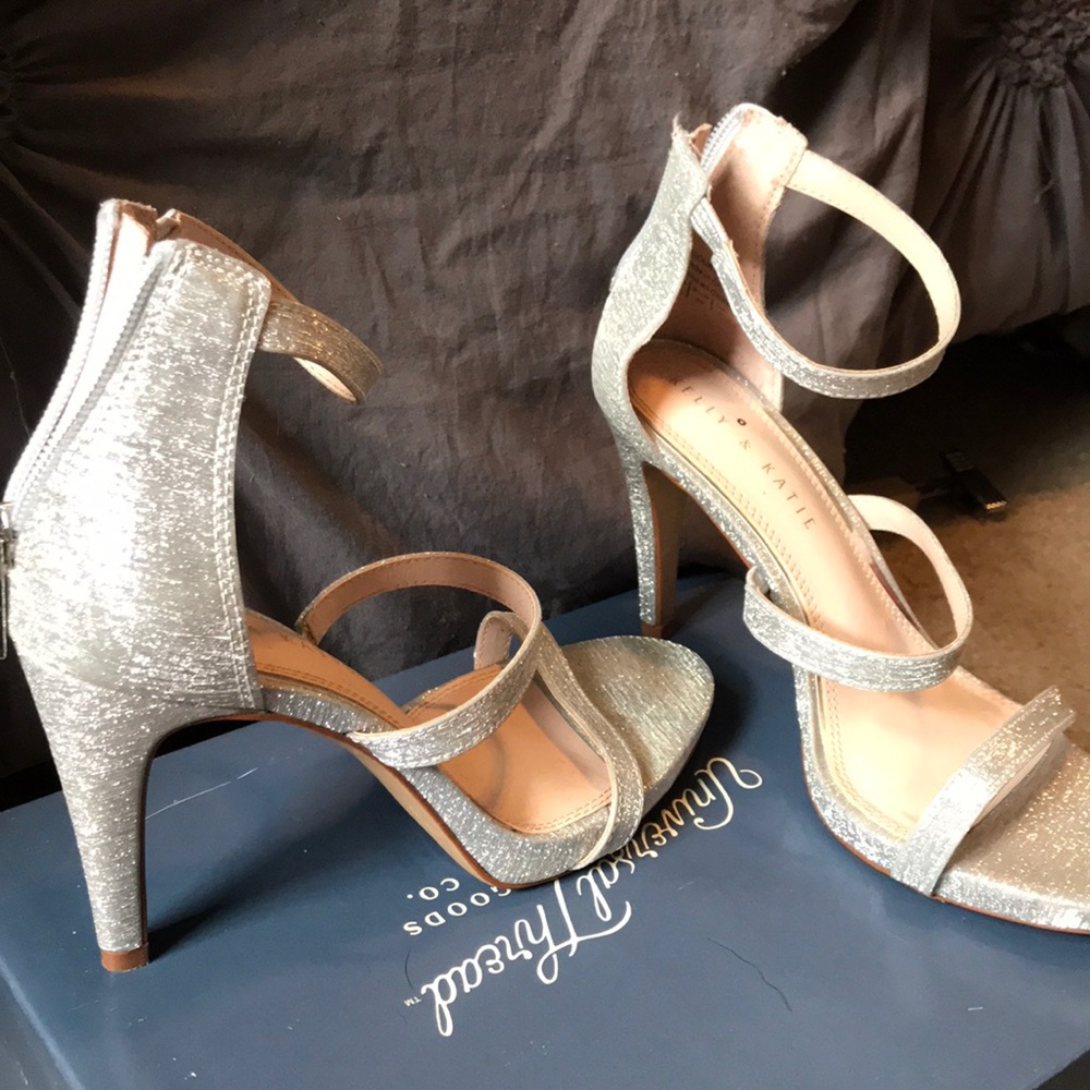 Silver Heels - image 2